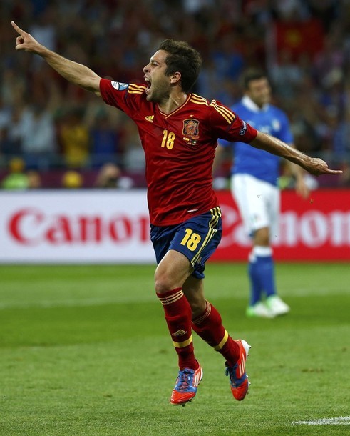 Tại EURO 2012, Alba nổi lên như một phát hiện mới của Tây Ban Nha, chính phong độ xuất sắc của Alba bên hành lang trái là một trong những lý do chính giúp La Roja bảo vệ thành công chức vô địch châu Âu.